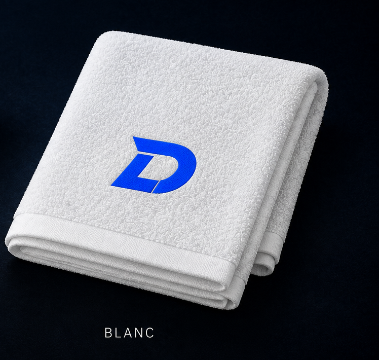 Serviette blanche Duelo avec le nouveau logo D bleu